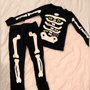 Like new! Kids Skeleton pajamas